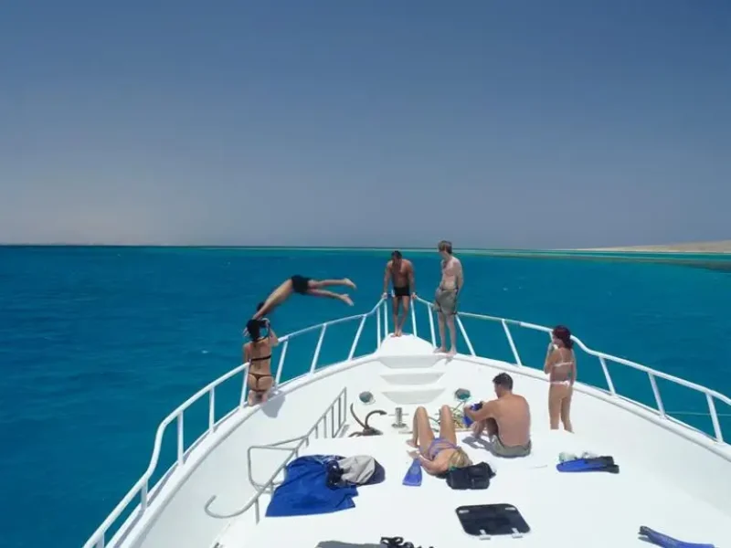 Hurghada private boat prices - Luxury yacht on the Red Sea