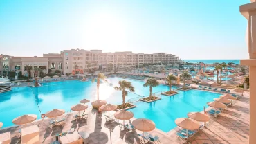 Pickalbatros White Beach Resort Hurghada – Elegant Family Luxury by the Red Sea