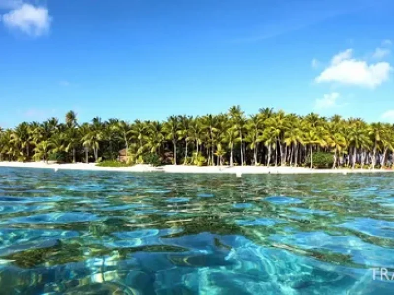 Private paradise island trip