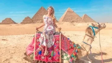 hurghada to cairo pyramids tour by plane