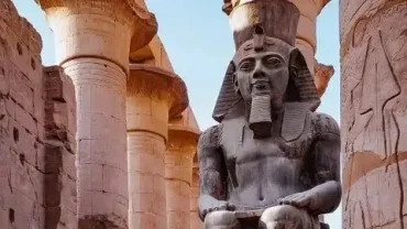 hurghada to luxor guided temple tour booking